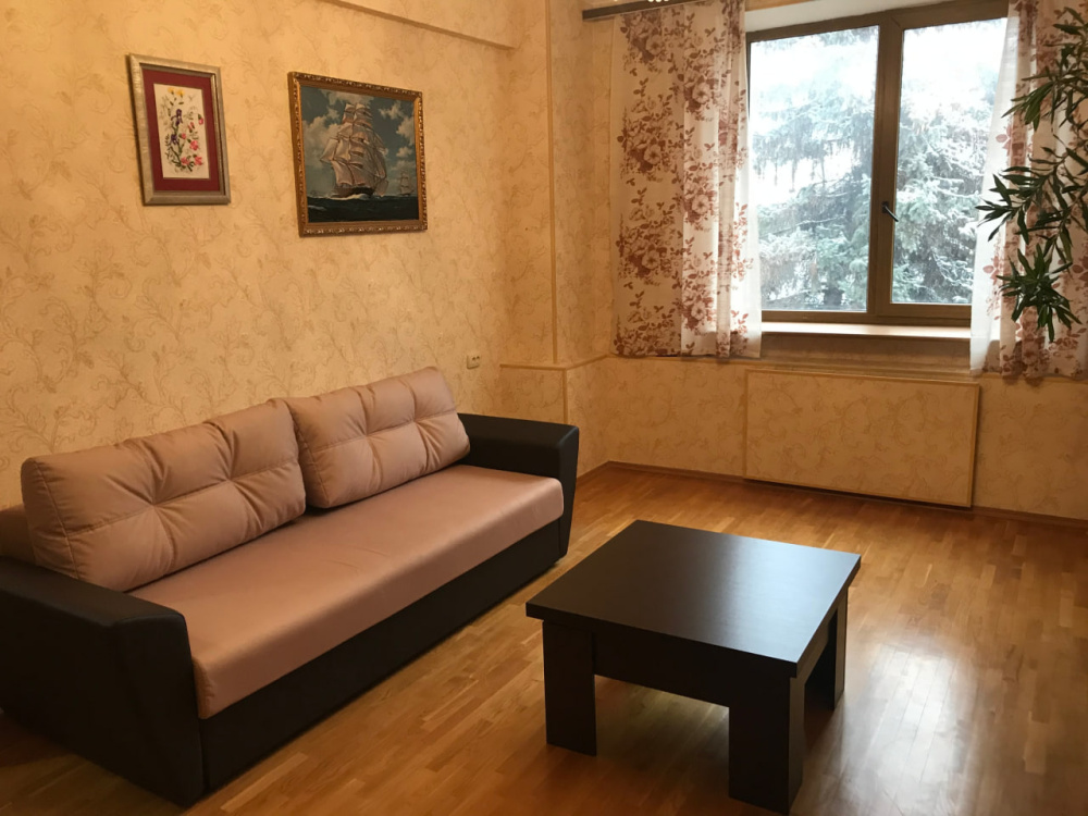 "Уютная в самом центре города" 2х-комнатная квартира в Пятигорске - фото 1