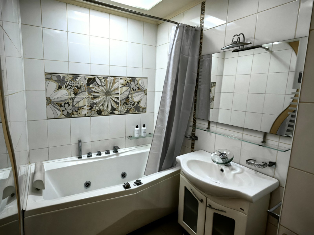 2х-комнатная квартира Нефтяников 85 в Нижневартовске - фото 10