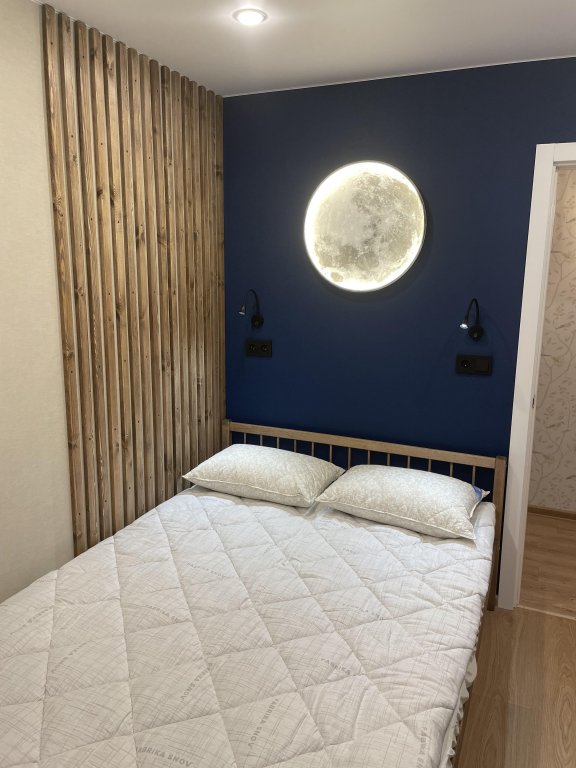 "The Moon" 2х-комнатная квартира в Апатитах - фото 1