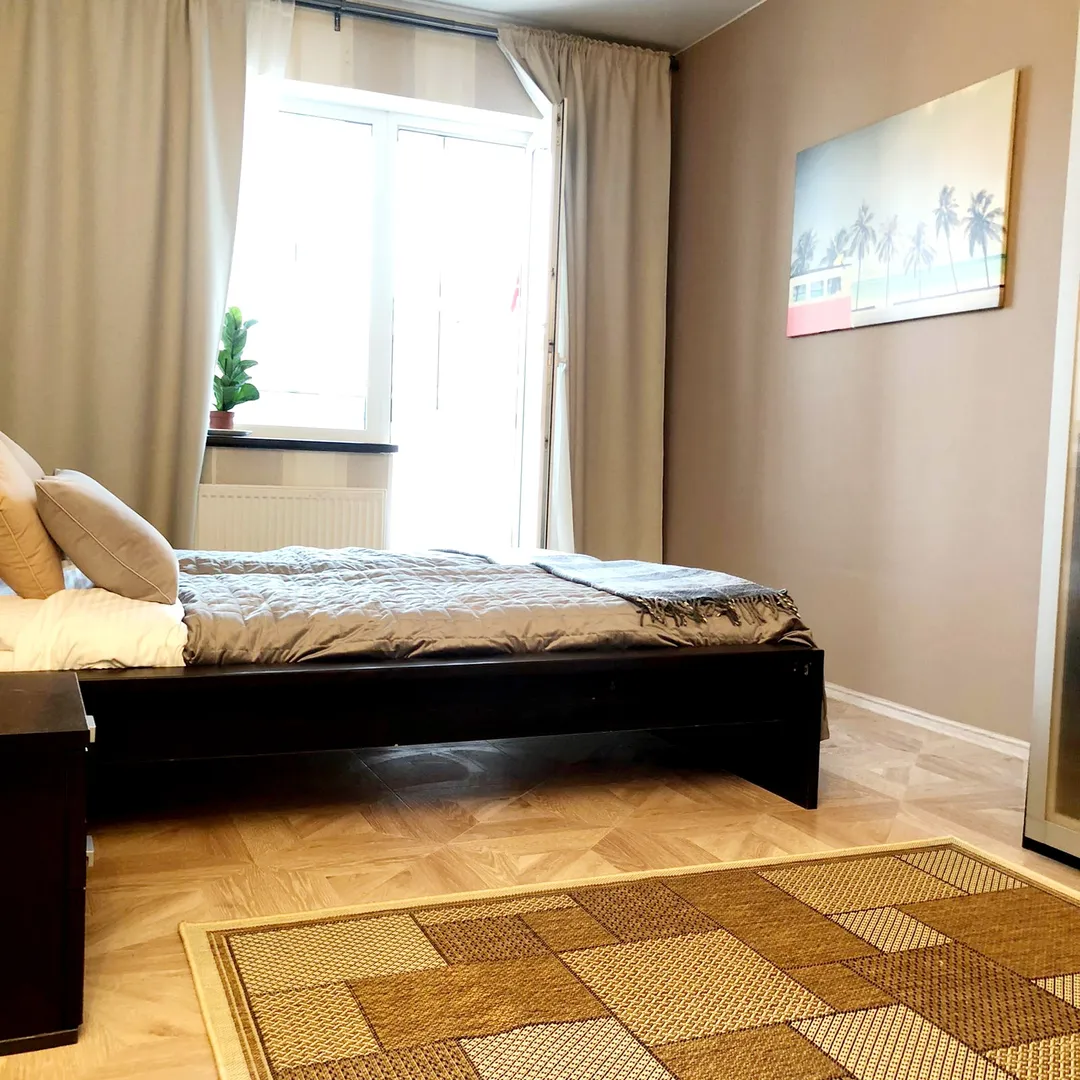 "Уютная с отдельной спальней" 1-комнатная квартира в Сестрорецке - фото 2