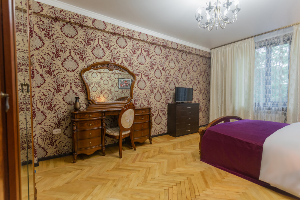 "Пять Звезд Версаль" 2х-комнатная квартира в Краснодаре - фото 13