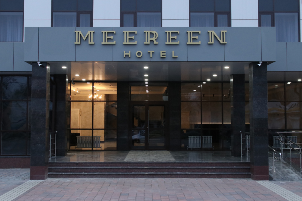"Meereen Hotel 4*" отель в Невинномысске - фото 1
