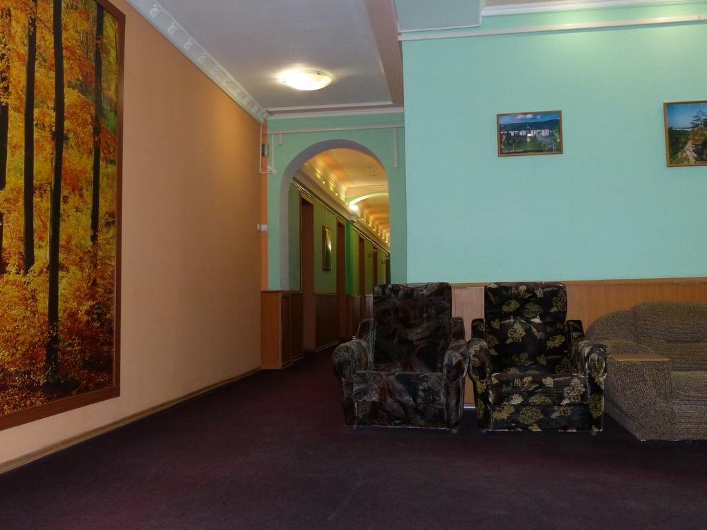 "Центральная" гостиница в Железногорске - фото 7