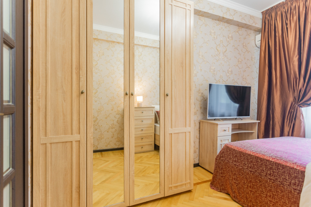 "Пять Звезд Версаль" 2х-комнатная квартира в Краснодаре - фото 2
