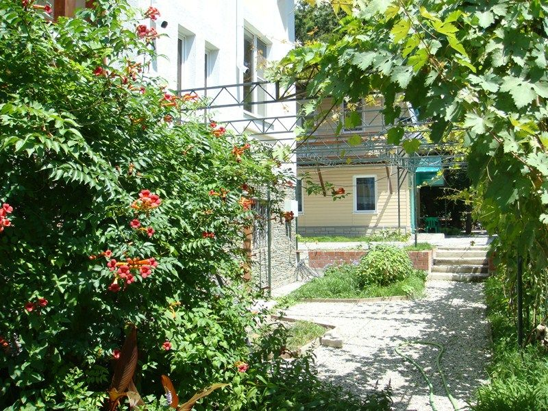 "У Ручья" гостевой дом в Кабардинке - фото 2