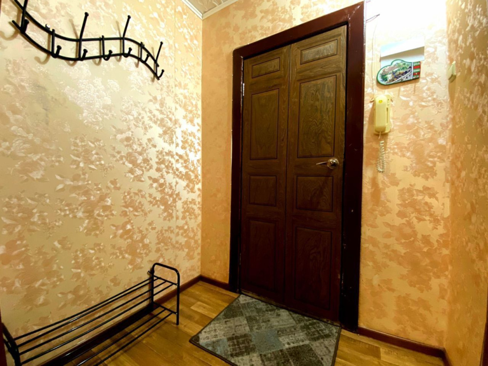 "Просторная" 1-комнатная квартира в Тобольске - фото 5