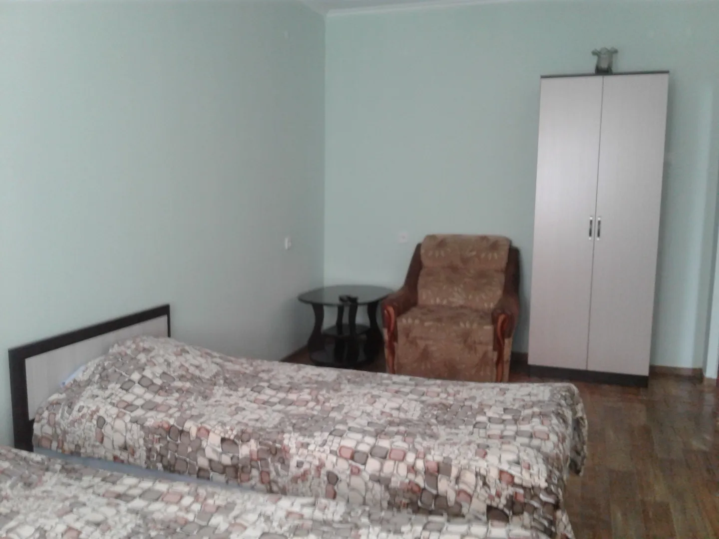 "С двумя спальными местами" 1-комнатная квартира в Белореченске - фото 1