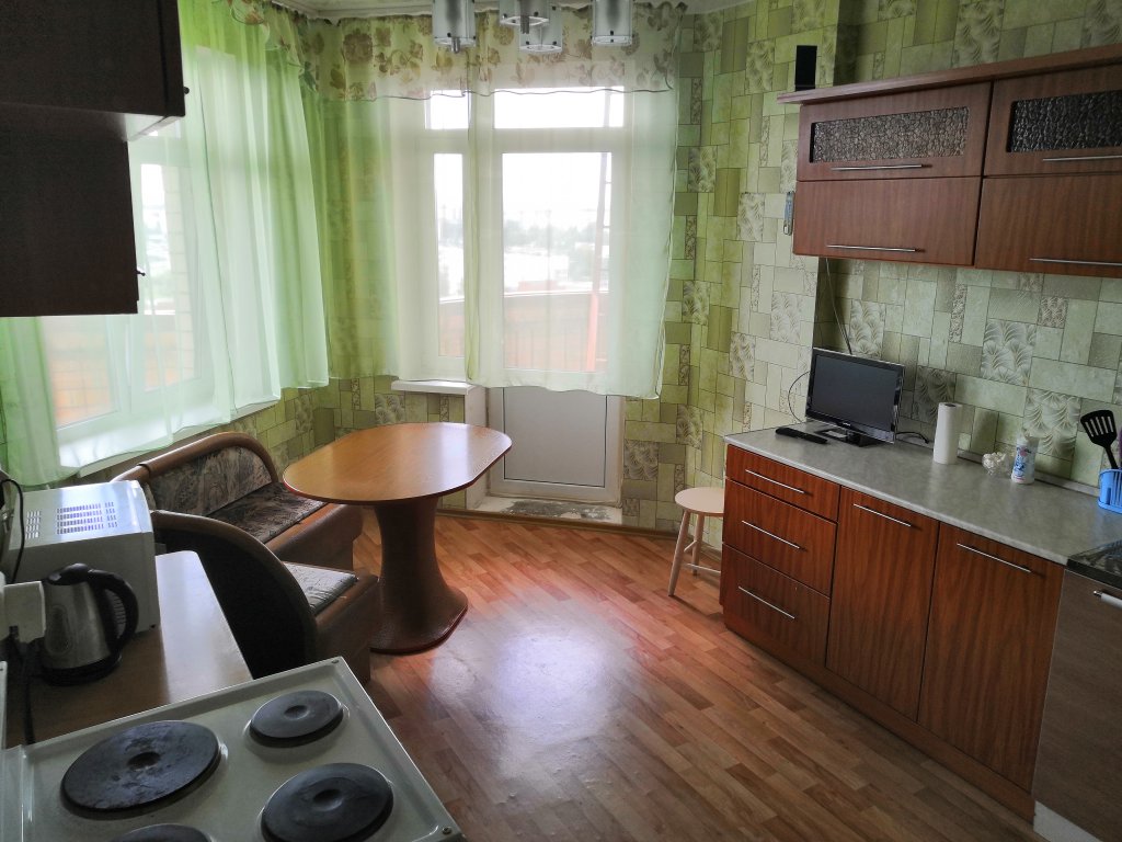"Высотка" 1-комнатная квартира в Пскове - фото 3