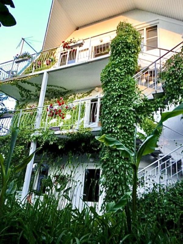 "Green House" гостевой дом в Вишневке - фото 4