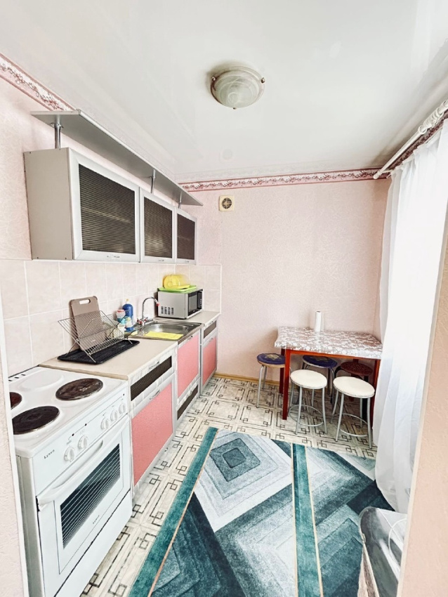 "С ремонтом уютная" 1-комнатная квартира в Южно-Сахалинске - фото 4