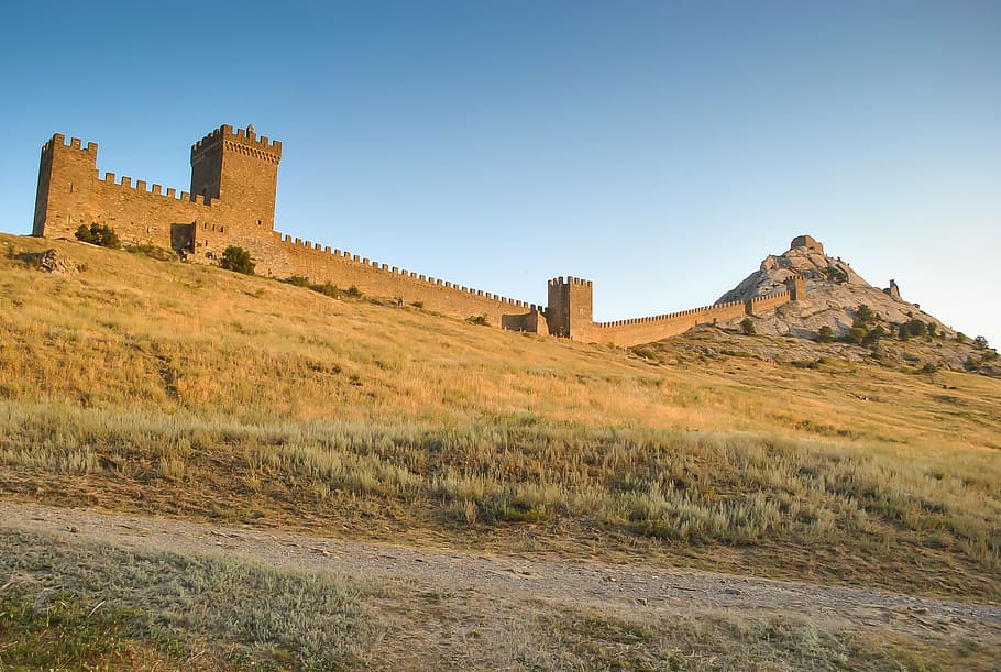 sudak-fortress-castle-genoa-crimea.jpg