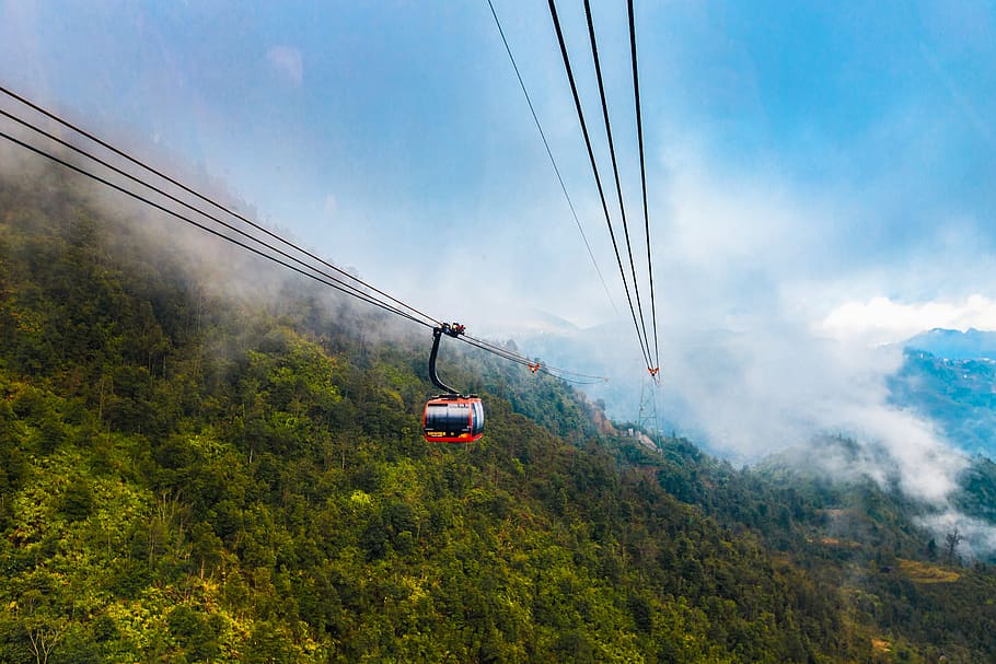 sapa-vietnam-travel-cable-car.jpg