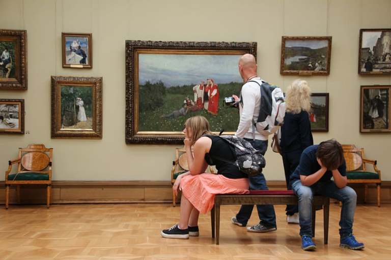 museum-boredom-see-moscow.jpg