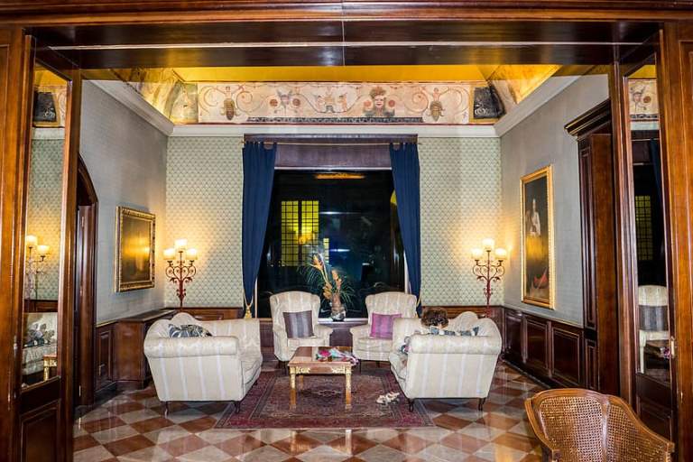 living-area-decorative-italian-hotel-astoria-design-interior.jpg