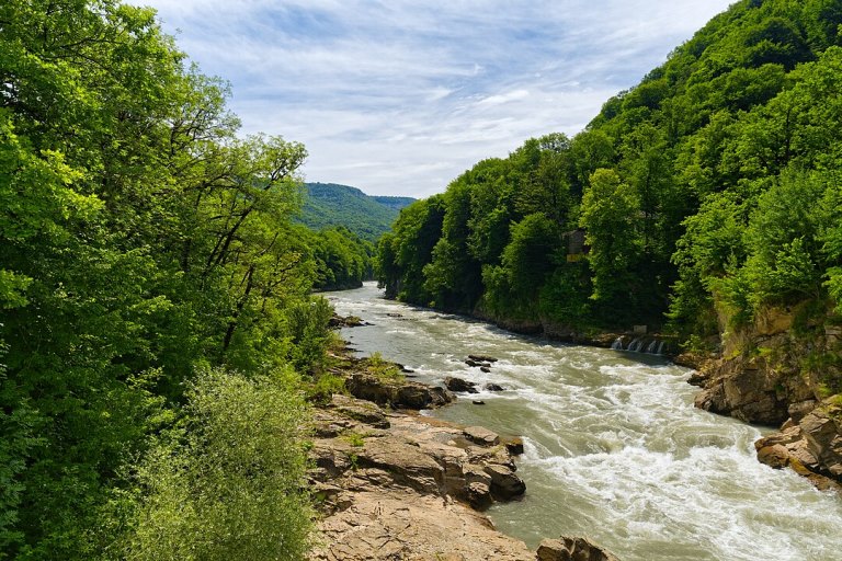 1080px-Adygea._River_Belaya_P6121903_2575.jpg