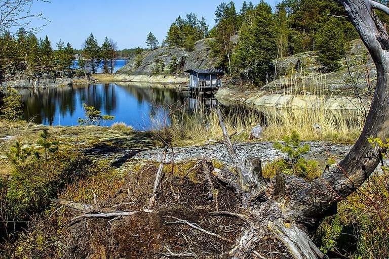 nature-ladoga-skerries-lake.jpg