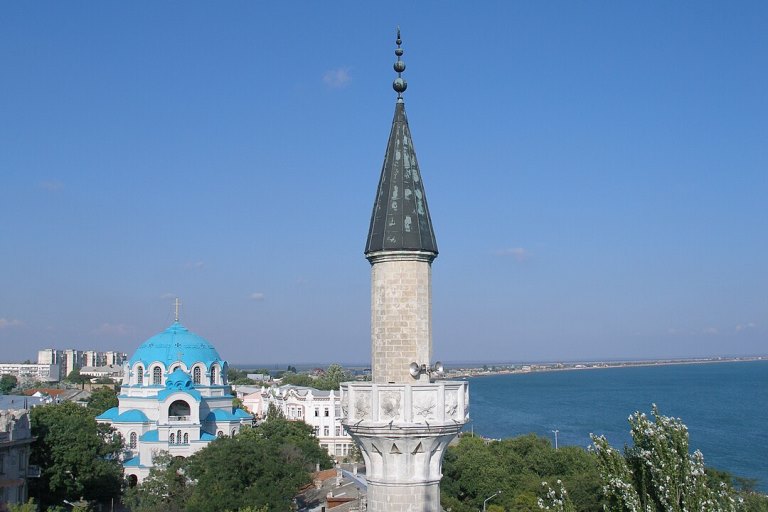 1080px-Eupatoria,_Minaret,_Yevpatoria,_Crimea.jpg