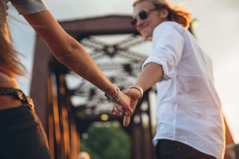 25-to-30-year-old-bridge-outdoors-portrait.jpg