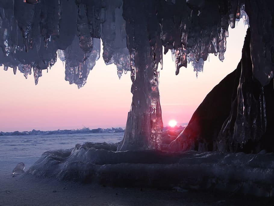 baikal-lake-naples-icicles.jpg