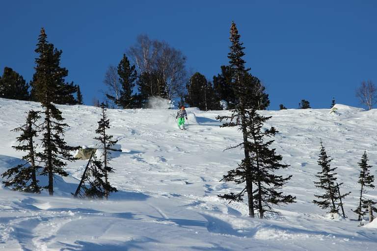 winter-mountains-sheregesh-russia-snow-vertices.jpg