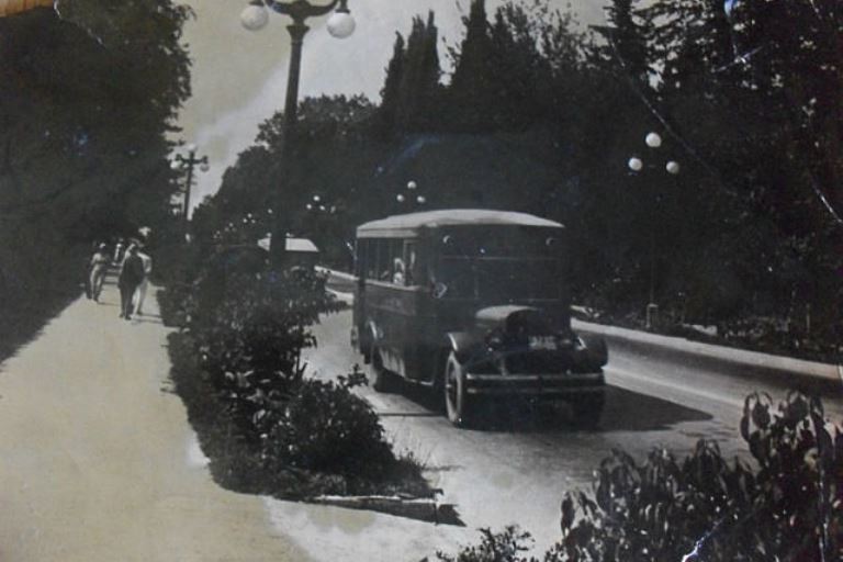 Bus_Sochi_1937.jpg
