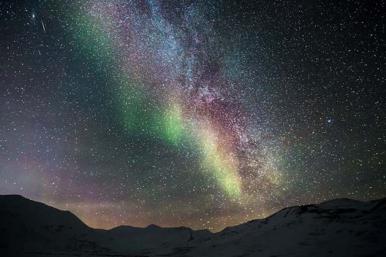 aurora-northen-lights-ice-mountain.jpg