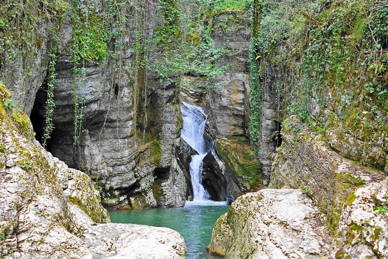 Агурские водопады - достопримечательность Сочи