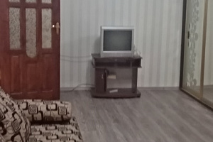 Квартиры Крыма недорого, 2х-комнатная Глухова 9 недорого - снять
