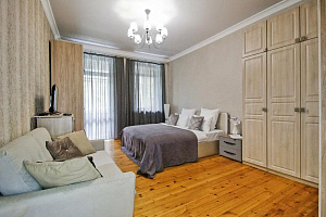 Апарт-отели в Калининграде, "Просторная в центре" 2х-комнатная апарт-отель