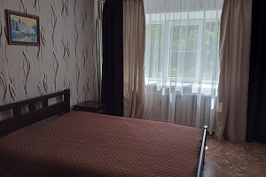 Гостиницы Плёса с завтраком, 1-комнатная Луначарского 18 с завтраком
