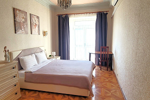 "Home Time Apart" 2х-комнатная квартира