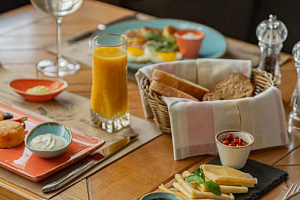 Гостиницы Кургана с завтраком, "Most" бутик-отель с завтраком - раннее бронирование