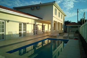 Гостиницы Голубой Бухты с бассейном, "Villa Rose de Provence" с бассейном - фото