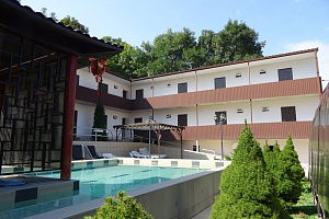 Гостевые дома Геленджика с бассейном, Каштановая 23 с бассейном