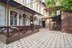 Дома Кисловодска с бассейном, "Комфортный Красноармейская 7" с бассейном - фото