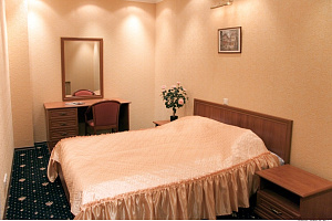 Комната в , "ИРБИС" бизнес-отель - фото