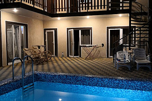 Гостевые дома Голубой Бухты с бассейном, "Лесная сказка" с бассейном - раннее бронирование