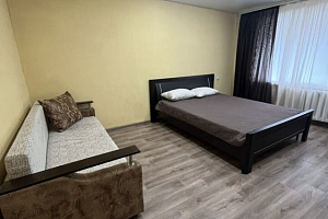 Гостиницы Нижнекамска с бассейном, "Современная" 3х-комнатная с бассейном - фото