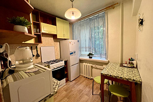 Дома Москвы в горах, "Уютная на метро Севастопольская" 1-комнатная в горах - снять