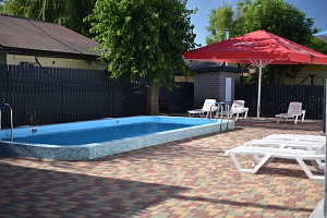 Базы отдыха Голубицкой с бассейном, "Апартаменты на б/о Мираж" с бассейном - цены