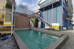 Гостевые дома Судака с бассейном, "Барракуда" с бассейном - фото