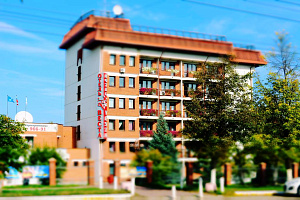 Гостиницы Новокуйбышевска у парка, "Веста" у парка - фото
