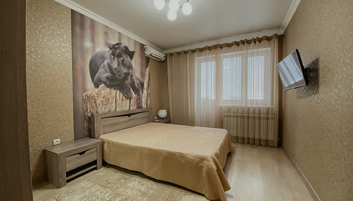 2х-комнатная квартира Савушкина 6к8 в Астрахани - фото 1
