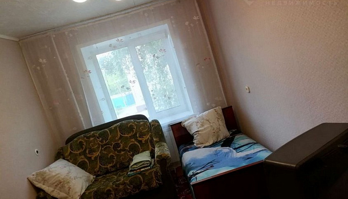 3х-комнатная квартира Ульяновский 90 в Алейске - фото 1