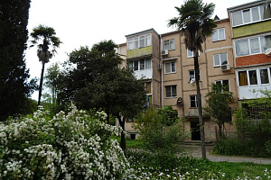 Отдых в Абхазии без предоплаты, 2х-комнатная Гочуа 17 кв 10 без предоплаты - фото