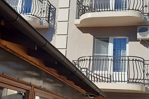 Гостевые дома Сириуса на набережной, "Александра" на набережной - фото
