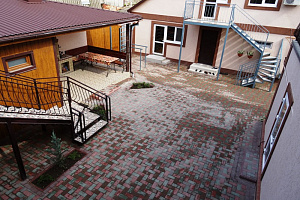 Гостевые дома Приморского с бассейном, Морозова 43 с бассейном - цены