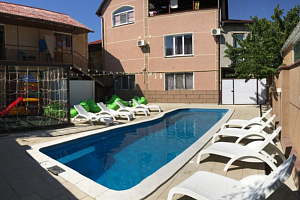 Отдых в Феодосии с бассейном, "Familyhotel" с бассейном