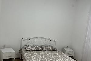Где лучше отдыхать в Судаке, 3х-комнатный Шакир Селим 14 (гора Фирейная) - фото