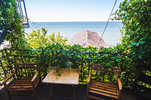 Отели Щёлкино рядом с пляжем, "Азов" мини-отель рядом с пляжем - забронировать номер
